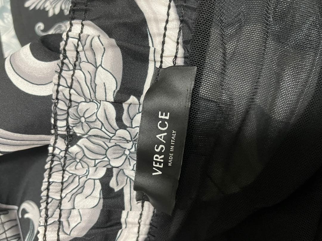 ベルサーチェ　水着