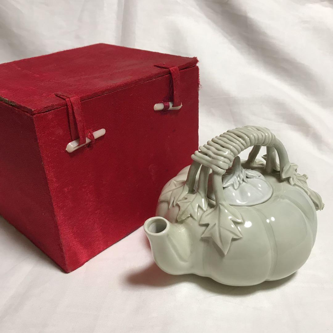 景徳鎮：白磁南瓜形水指（急須？）