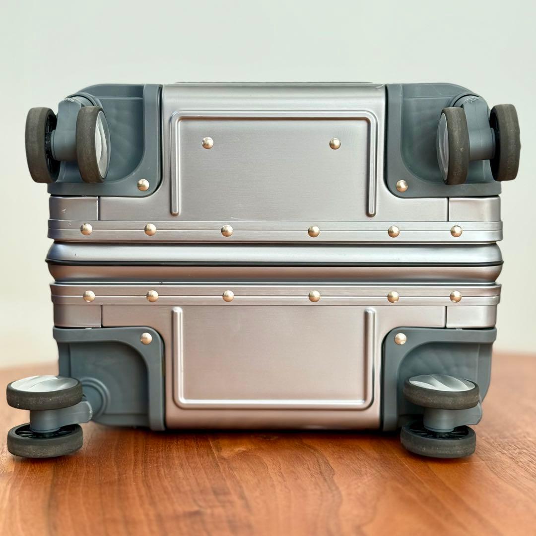 エース アルゴナム2-F スーツケース アルミニウム素材 32リットル