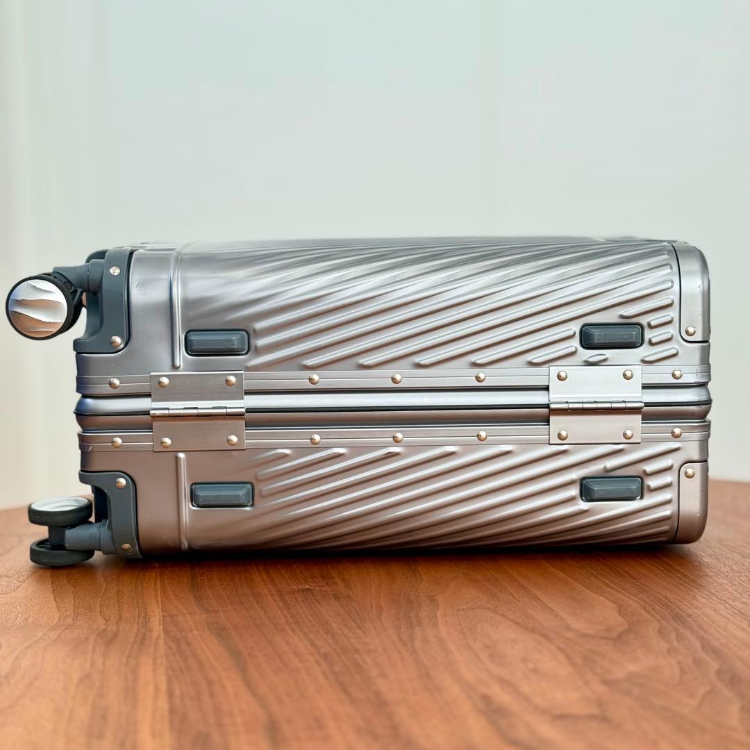 エース アルゴナム2-F スーツケース アルミニウム素材 32リットル