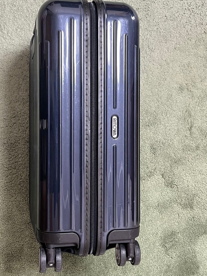 人気モデル　リモワ サルサエアー 34L 4輪 機内持ち込み可能　美品　正規品