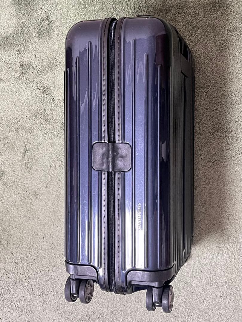 人気モデル　リモワ サルサエアー 34L 4輪 機内持ち込み可能　美品　正規品