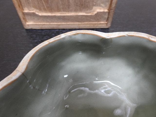 青磁蓋物　七官？天龍寺？　合わせ箱　MA378