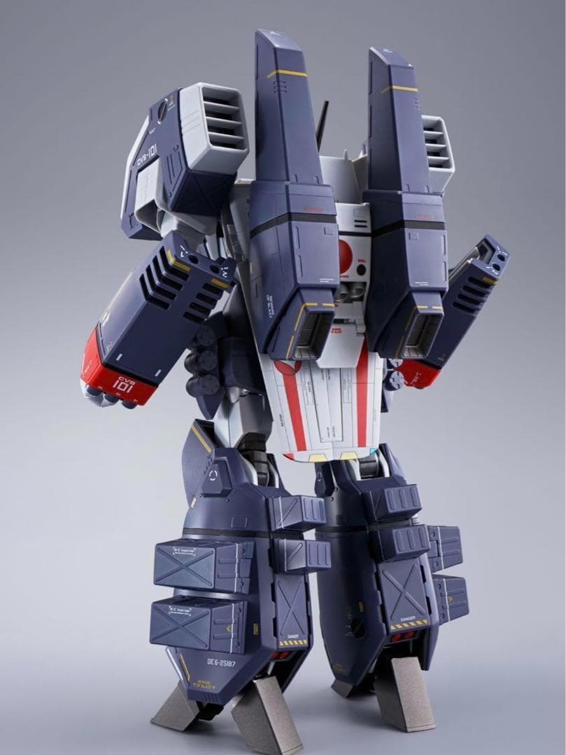 完全未開封 美品 DX超合金 VF-1J アーマードバルキリー超時空要塞マクロス
