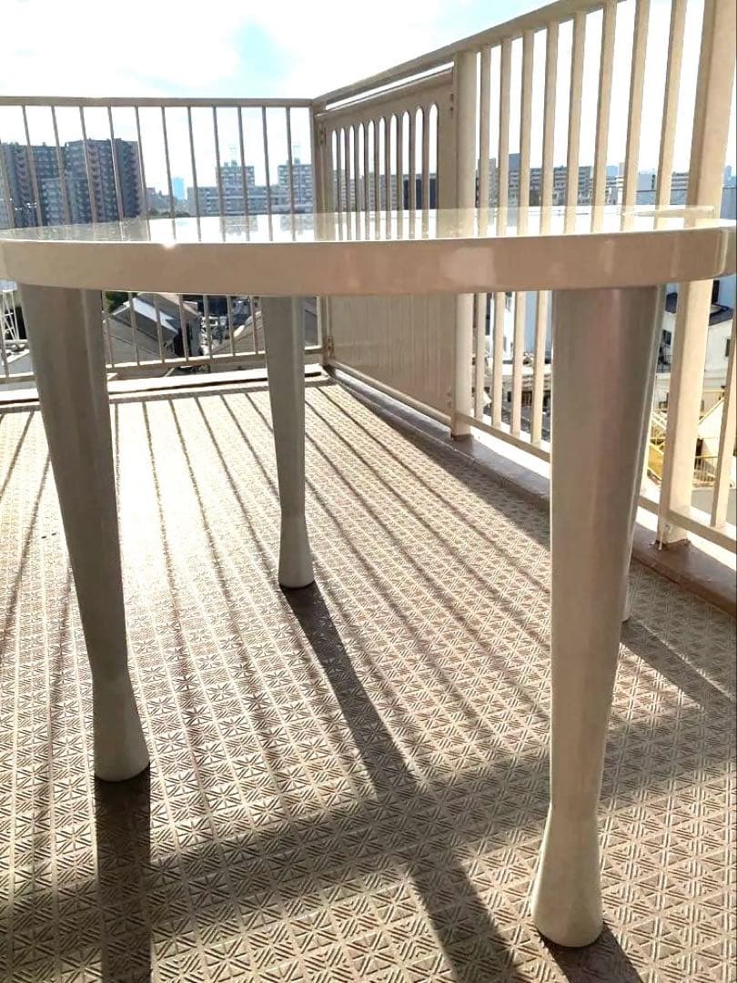 パレット型 ホワイトダイニングテーブル 広々 インテリア 真っ白