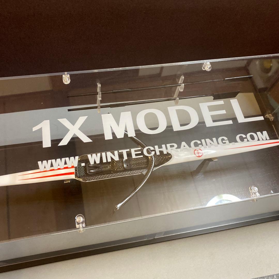 レーシング　手漕ぎボート　模型