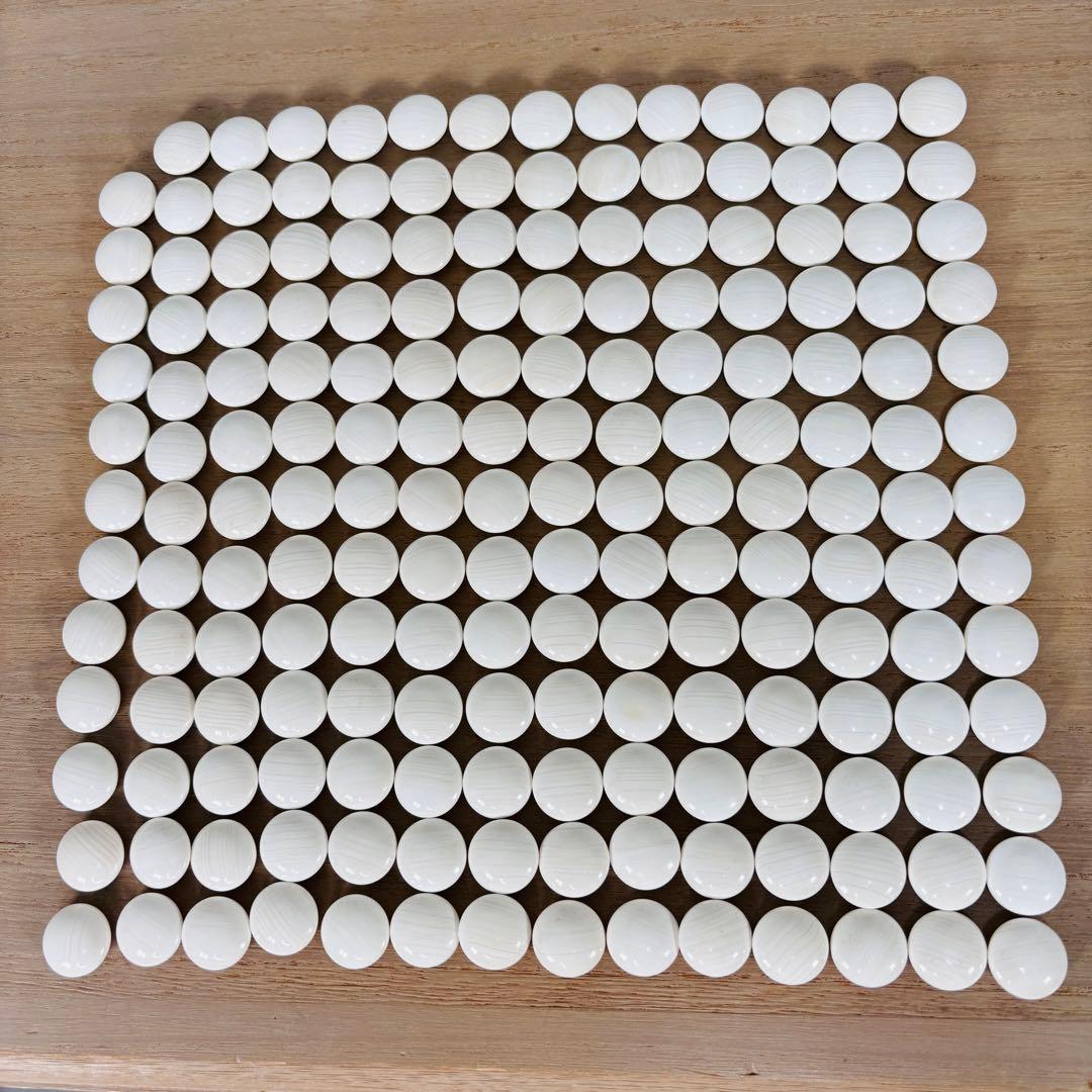 蛤碁石　雪印 35号　181個　那智黒　194個　欅碁笥