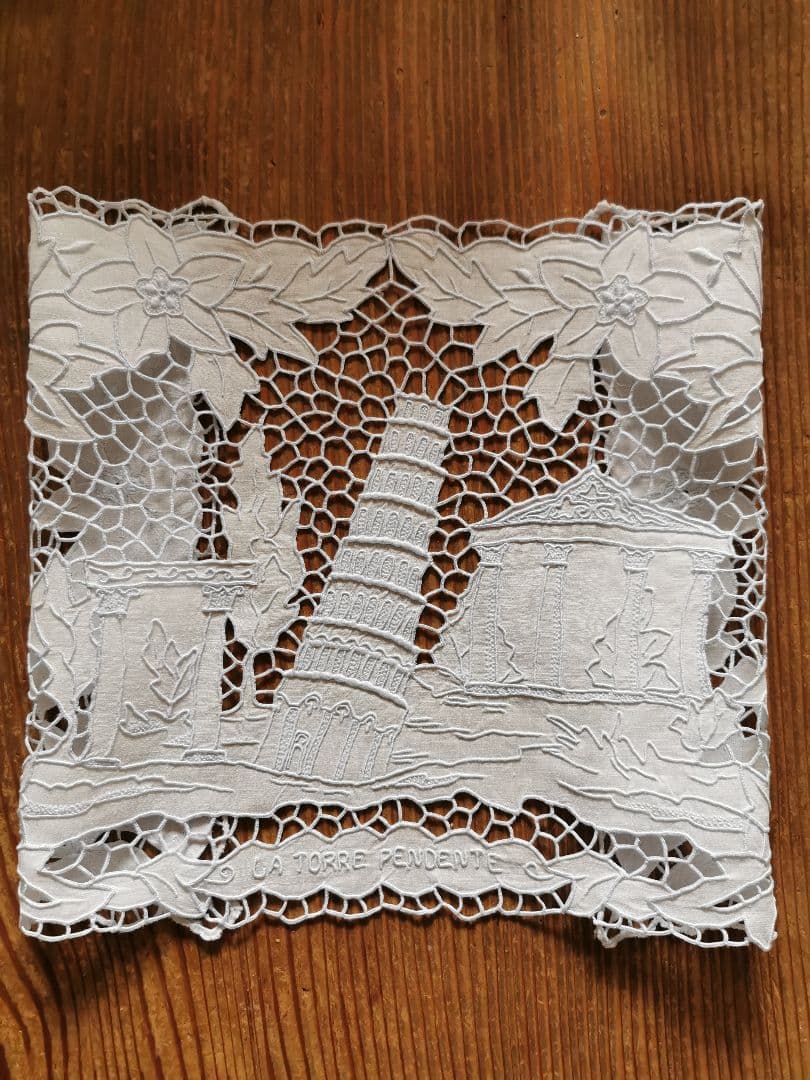 アンティークレース刺繍クロス ピサの斜塔 大聖堂 ミュージアムピース美術館所蔵級