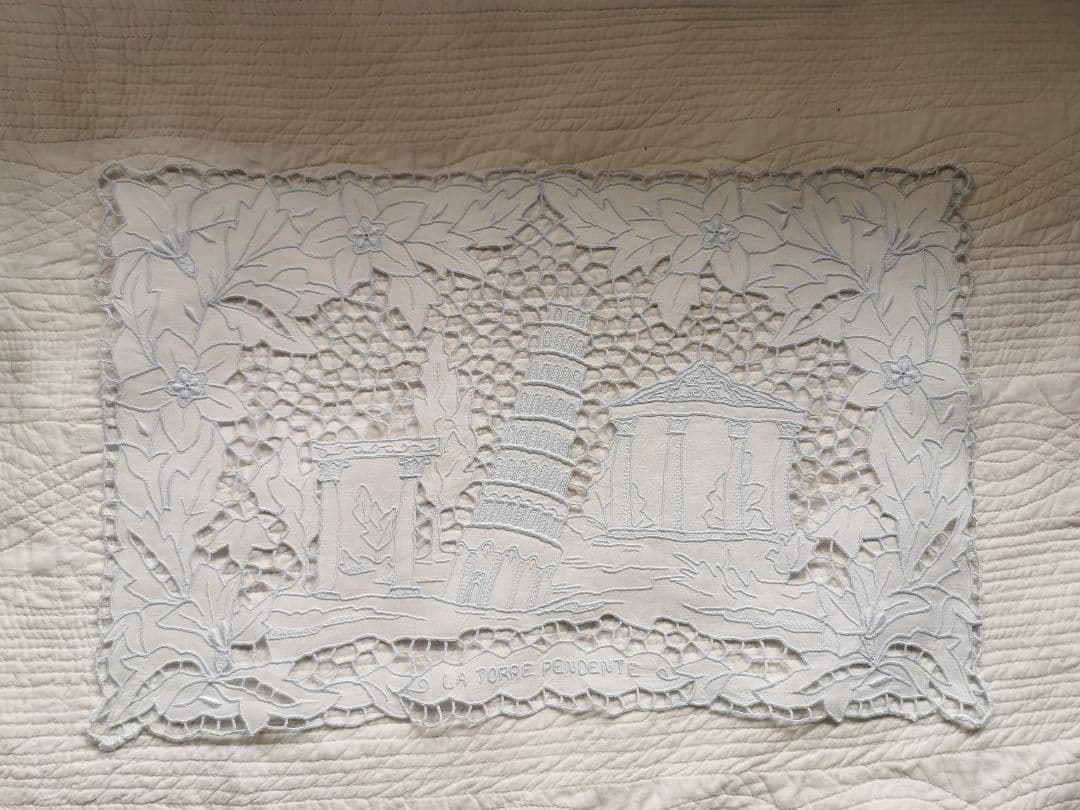 アンティークレース刺繍クロス ピサの斜塔 大聖堂 ミュージアムピース美術館所蔵級