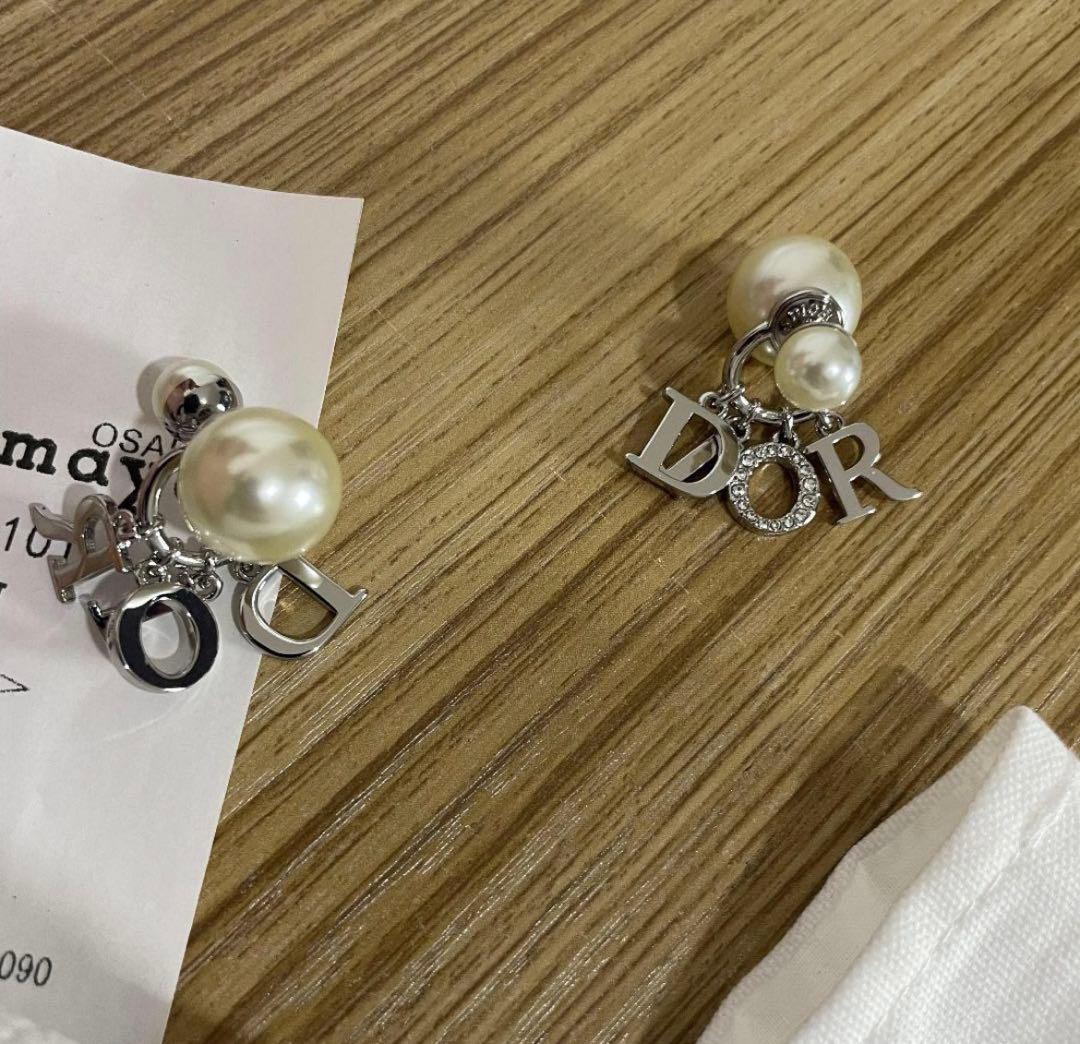 Dior Tribales パール ピアス ・シルバー