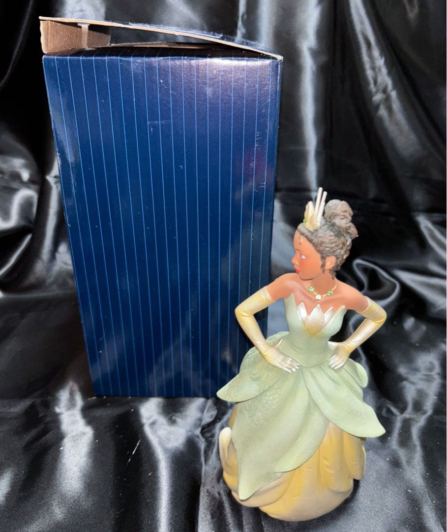 プリンセスと魔法のキス　クチュールデフォース　ショーケース　エネスコ　フィギュア