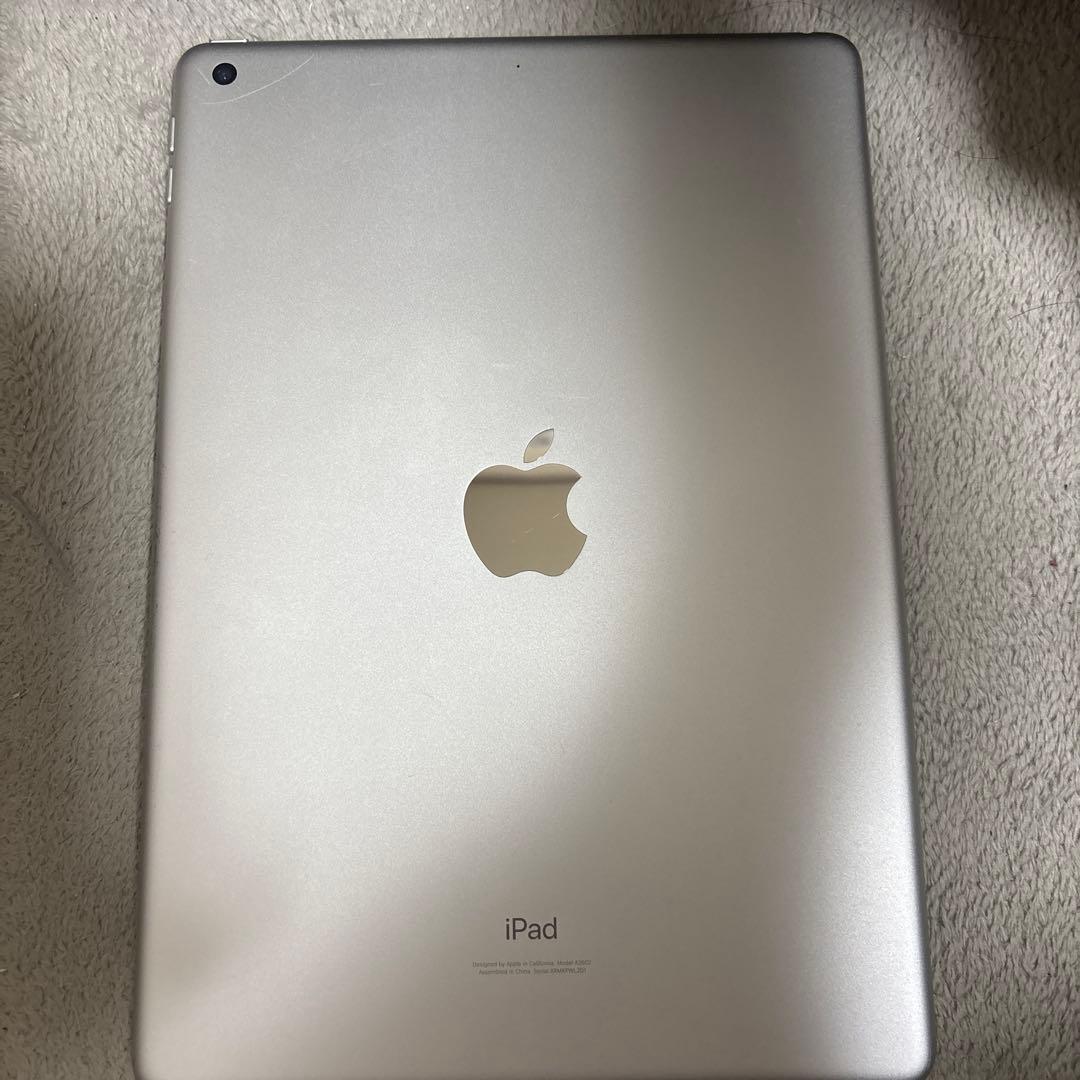 Apple iPad シルバー 本体　64GB