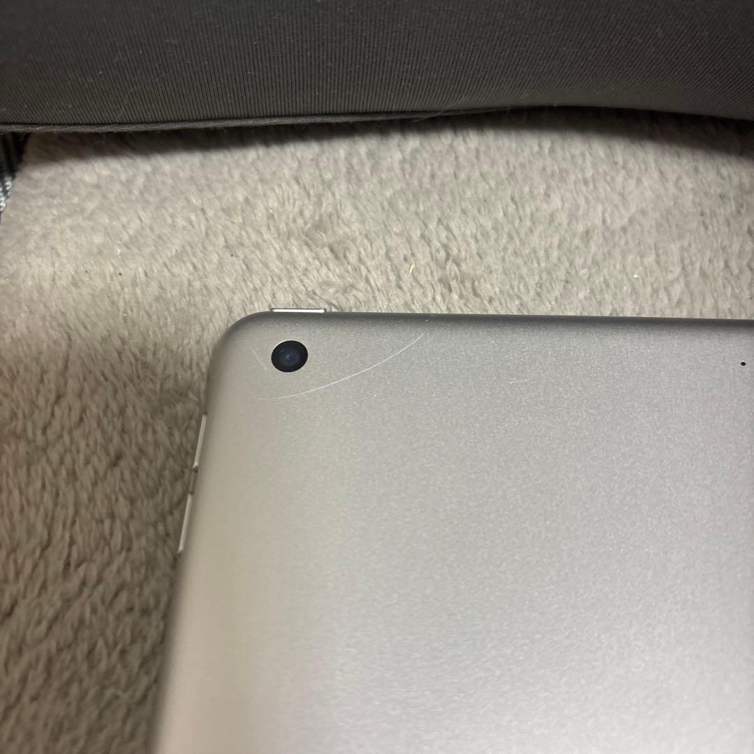 Apple iPad シルバー 本体　64GB