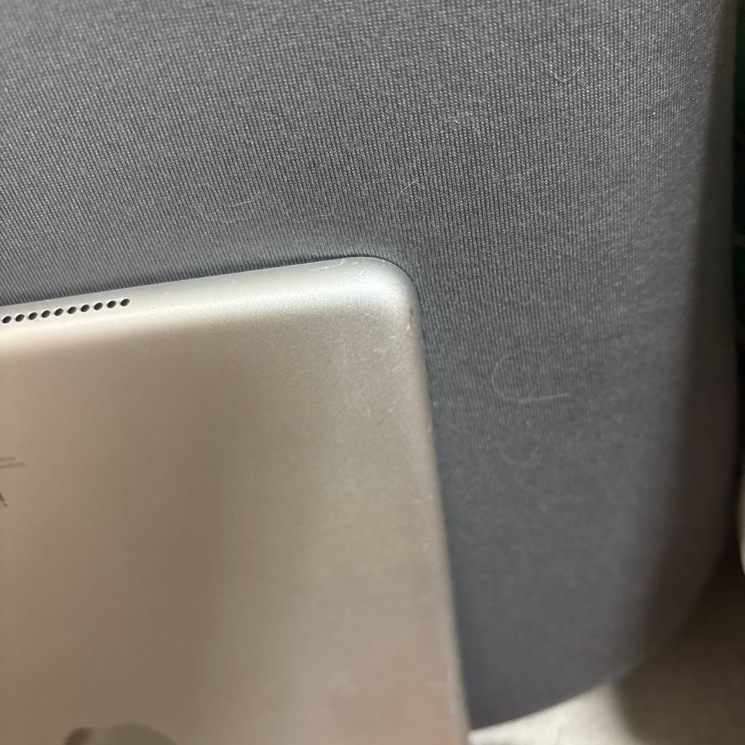 Apple iPad シルバー 本体　64GB