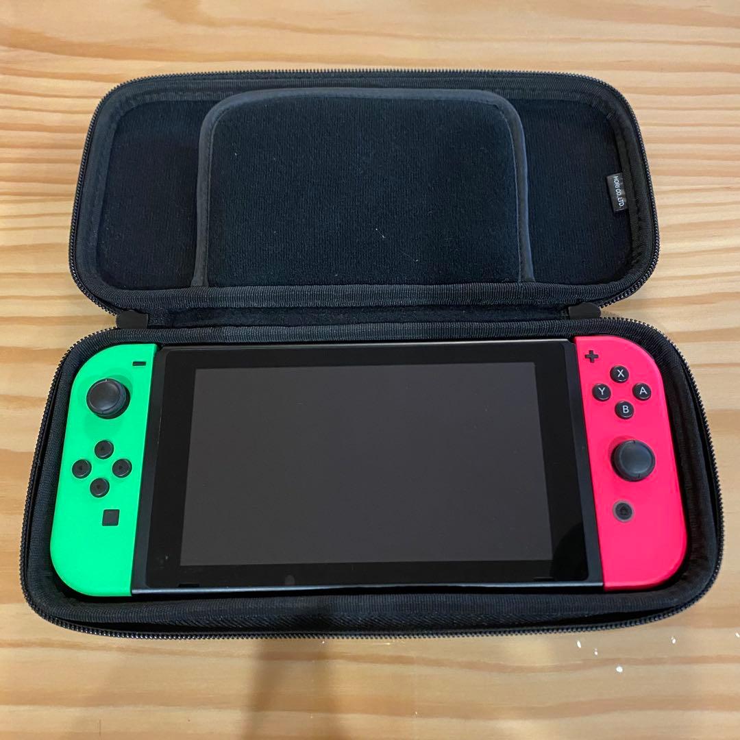NintendoSwitch本体　収納ケース＋マリオカート8付