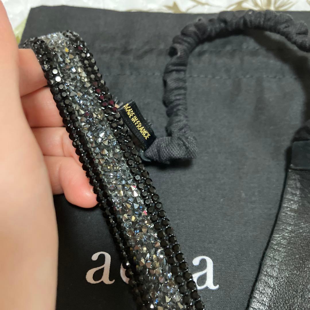 美品　アッカ　スワロフスキーヘアバンド