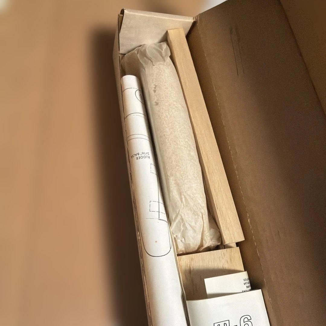 ハウス・オブ・バルサ社のT-6テキサン　エンジンラジコン飛行機キット