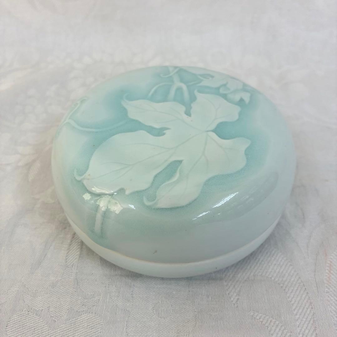 陶房 游騁窯 天坊昌彦 蔦文印盒 香合 茶道具 青磁