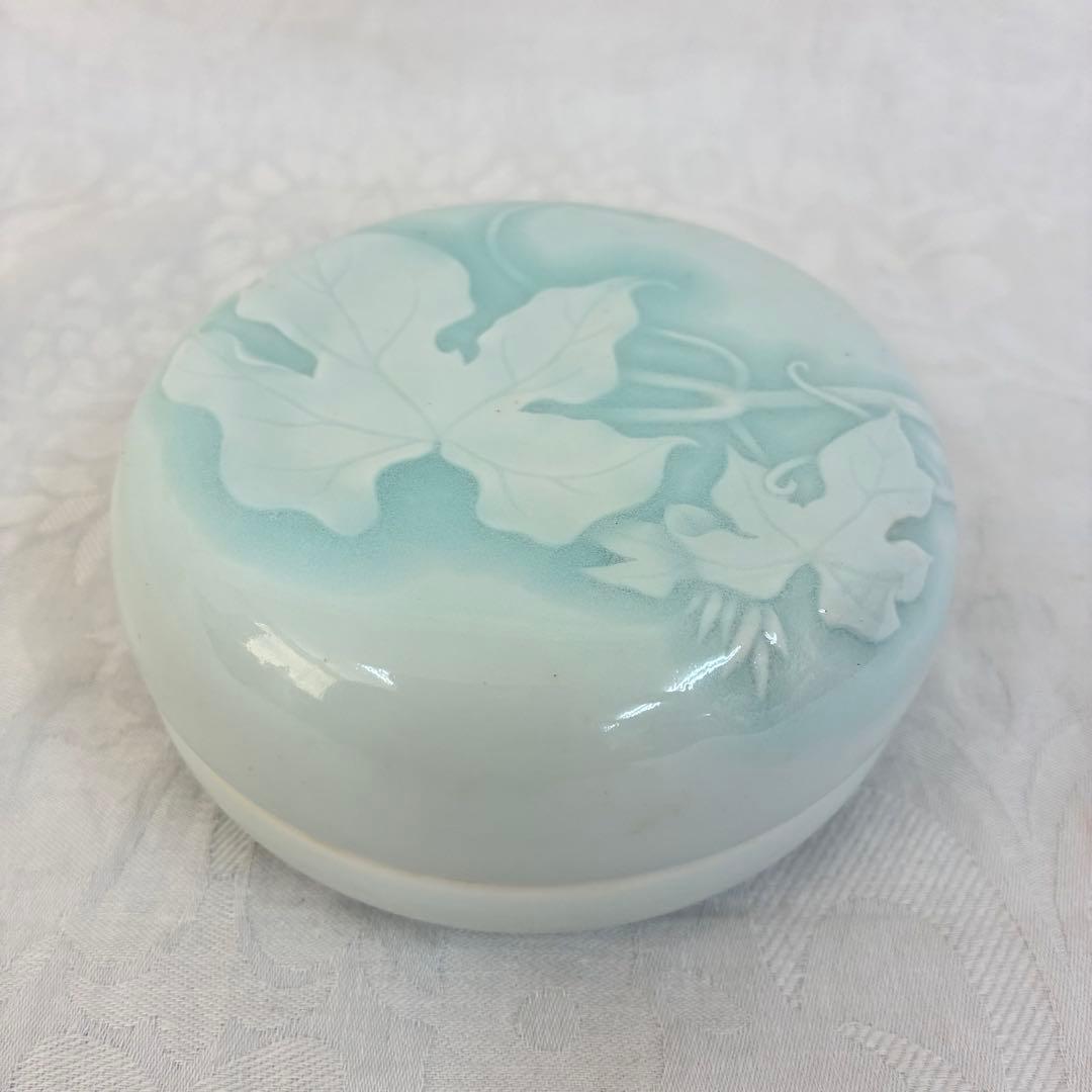 陶房 游騁窯 天坊昌彦 蔦文印盒 香合 茶道具 青磁