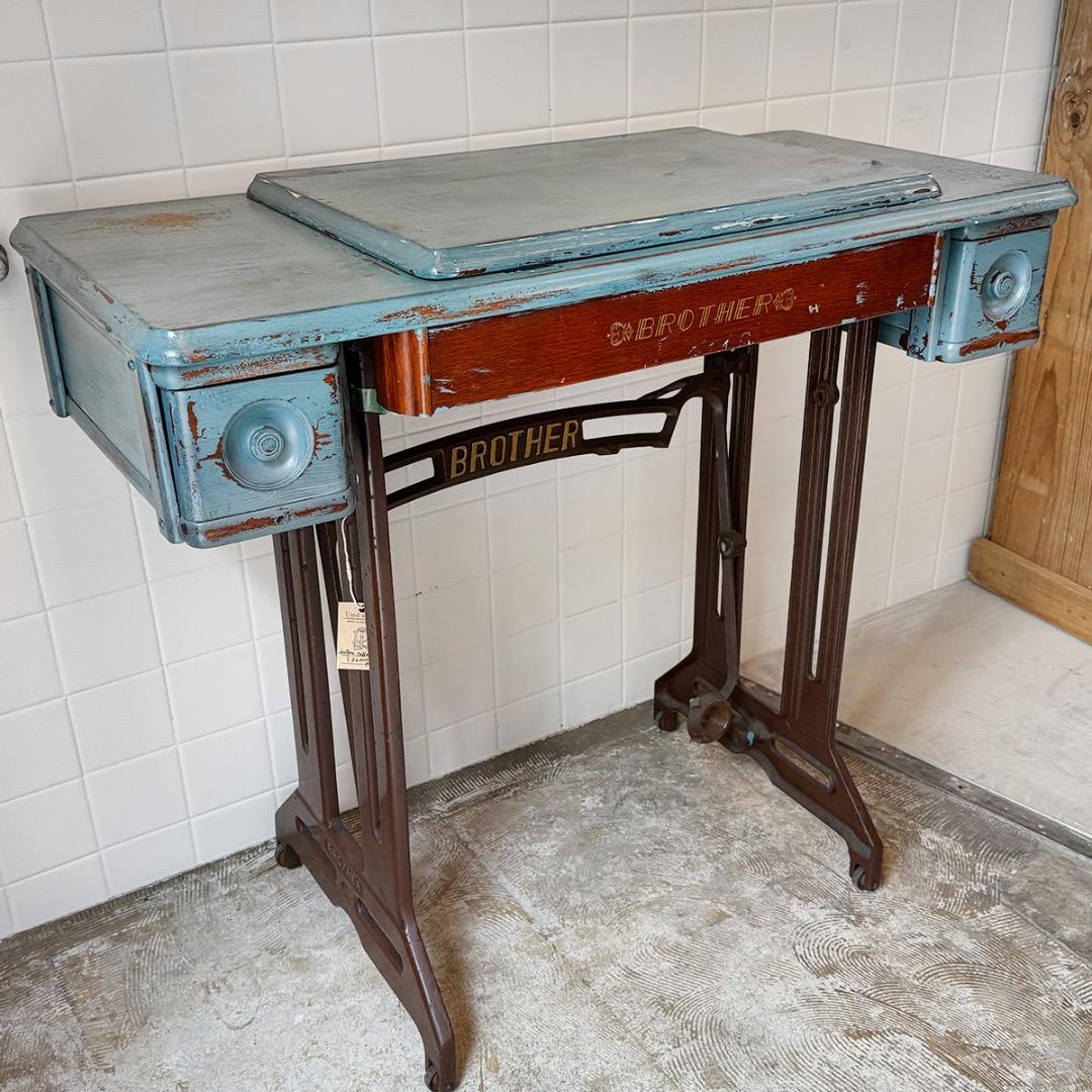 【フランス便】ビンテージ◆ミシン台 「Brother社製」◆