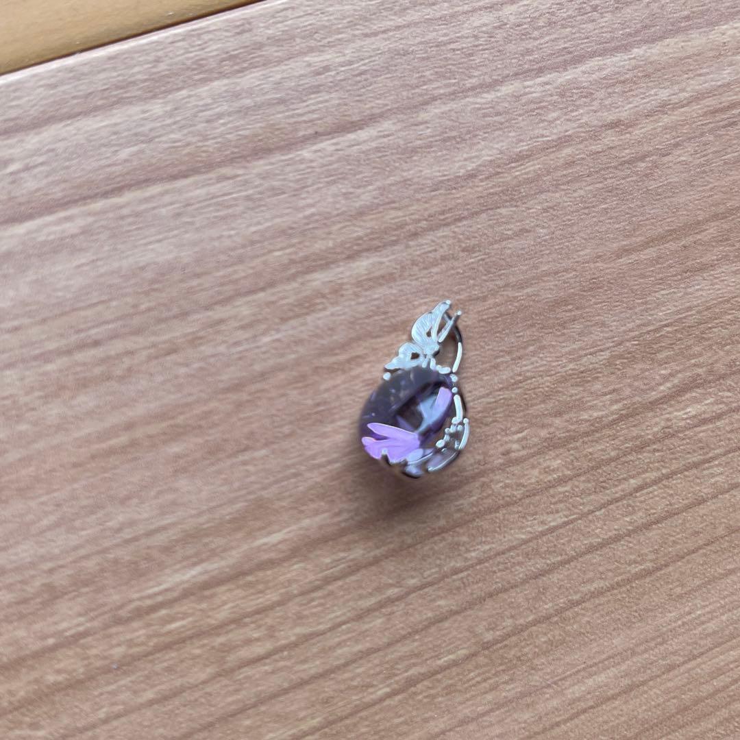 【ムンシュタイナー】18KWG アメシストペンダントヘッド アールヴァイオレット