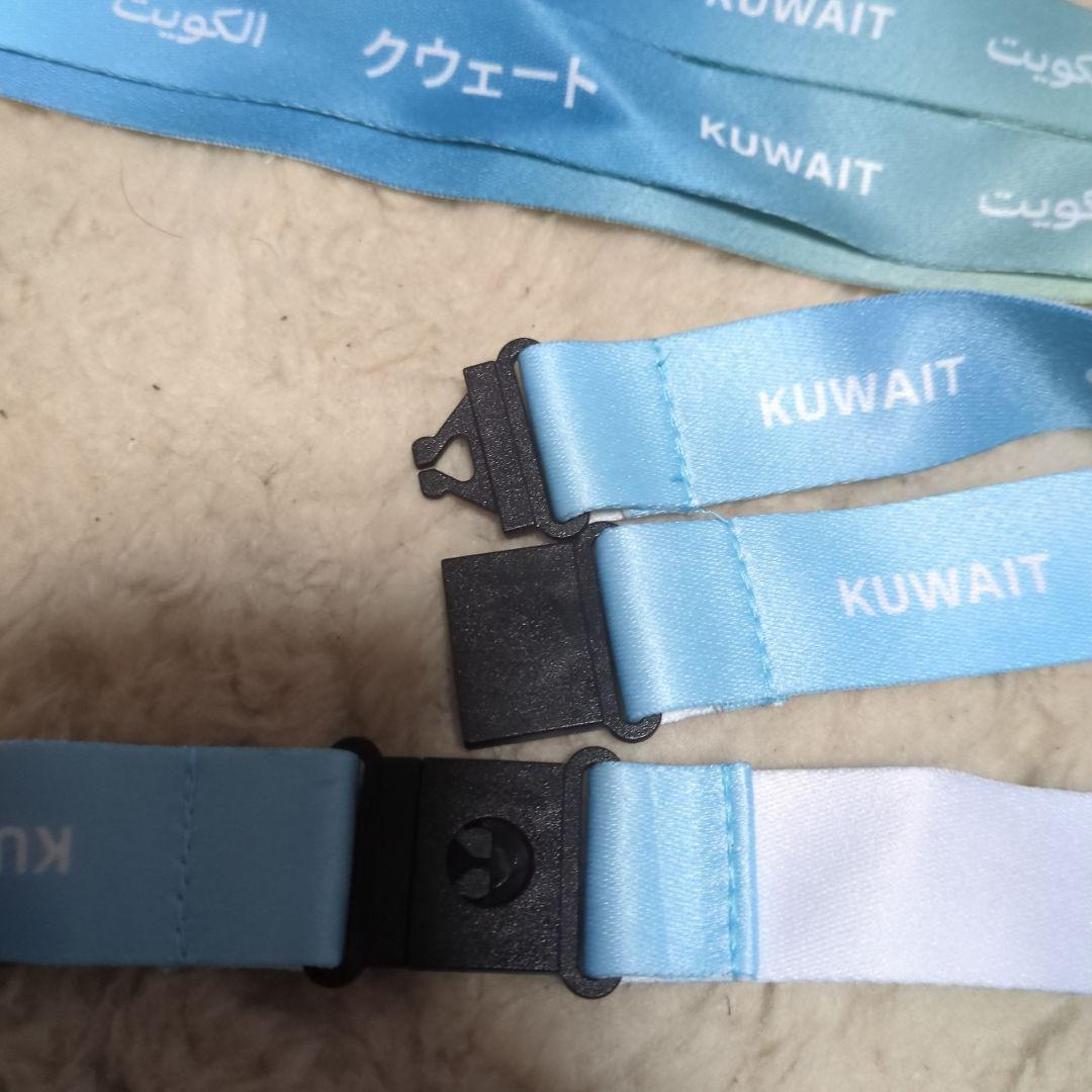 クウェート 万博限定 ピンバッチ2つと 大人気の首からかけるストラップ4本