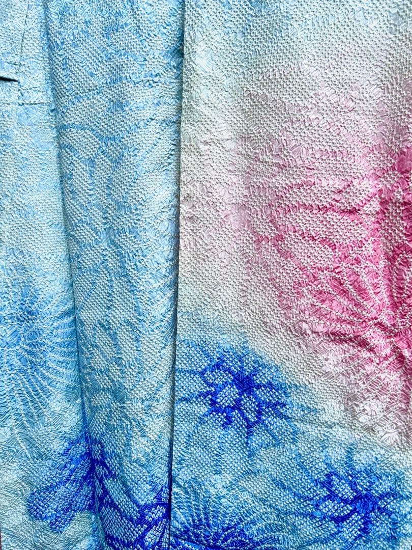 総絞り高級振袖　重ね衿付き　身丈 160cm　裄丈 67cm 青水色ピンク花柄