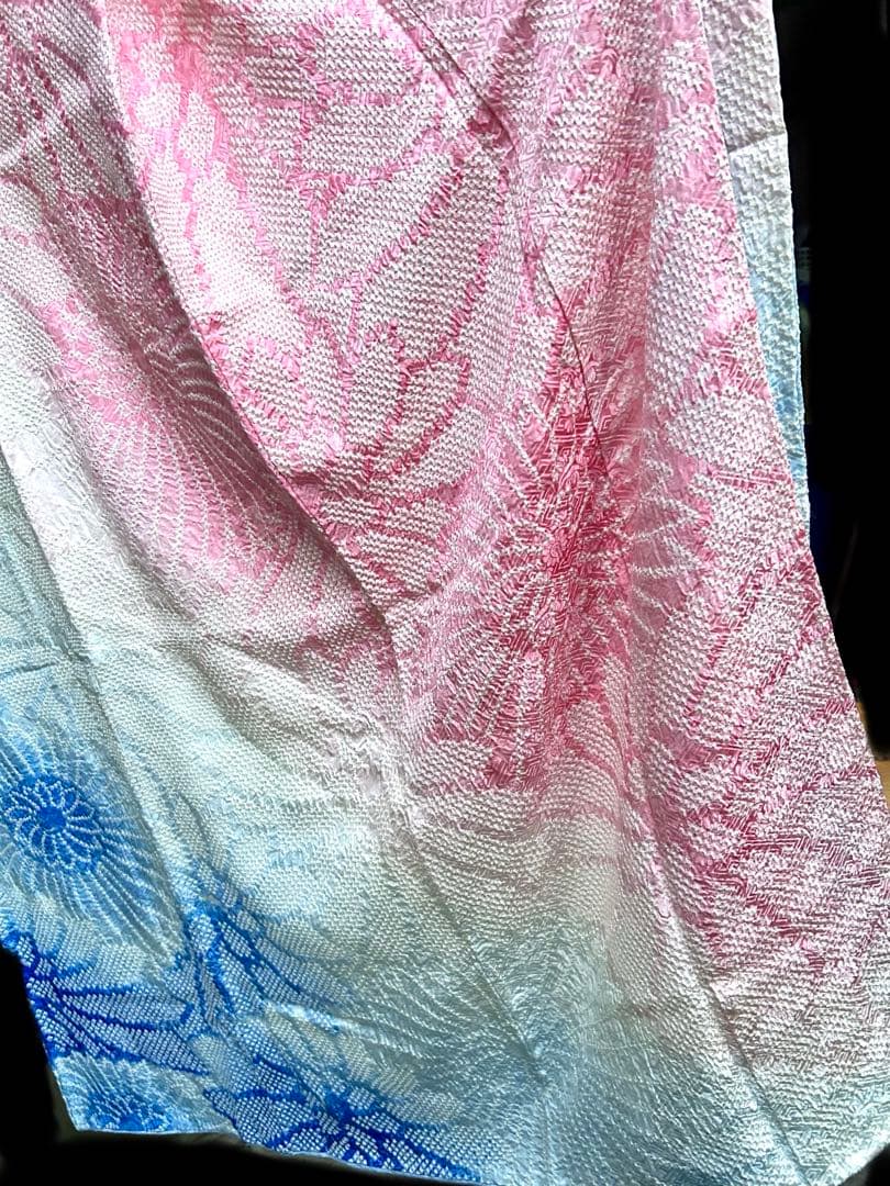 総絞り高級振袖　重ね衿付き　身丈 160cm　裄丈 67cm 青水色ピンク花柄