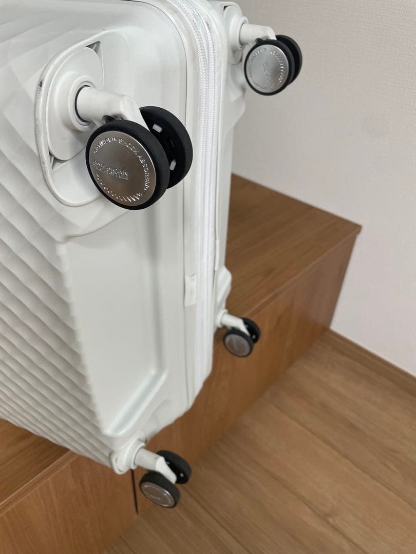 アメリカンツーリスター　スーツケース　両開き　スクアセム