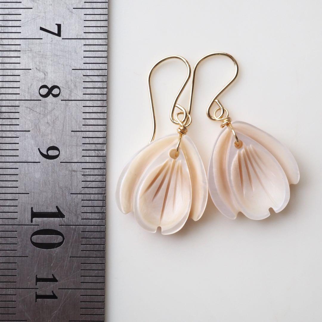 【blue.ks】 クィーンコンクシェルの花弁ネックレストップ