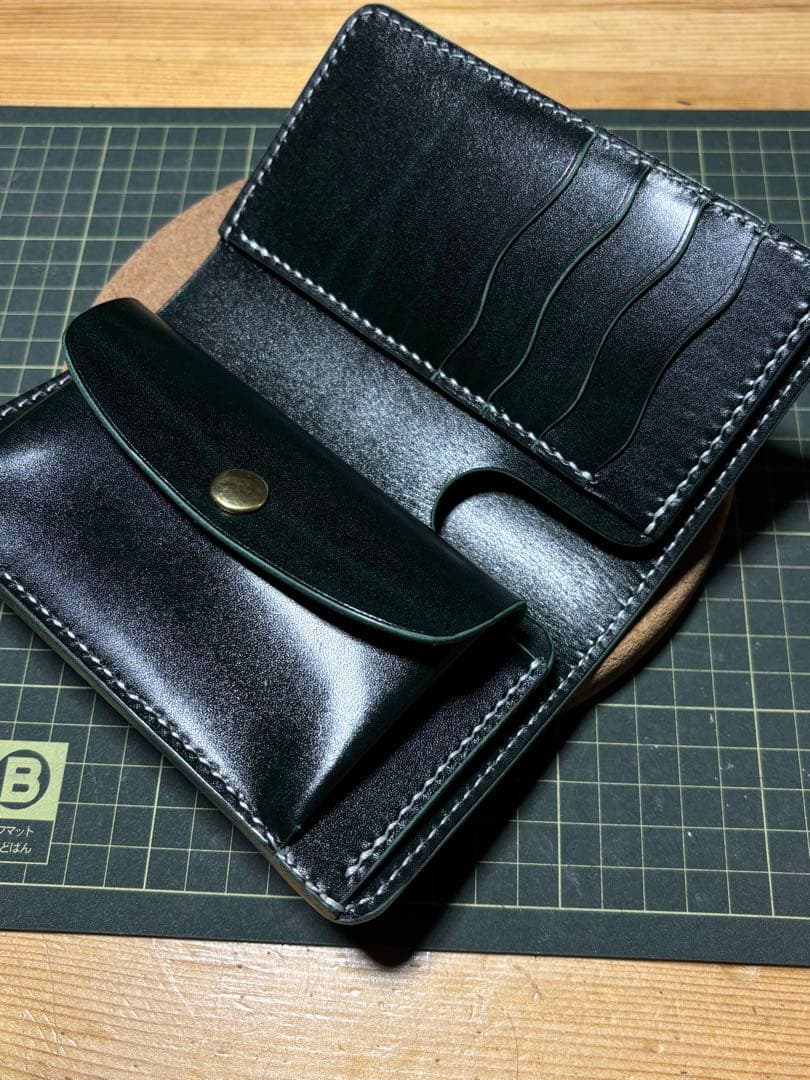 ミドルウォレット　ベルギー産　ルガト　ハンドメイド