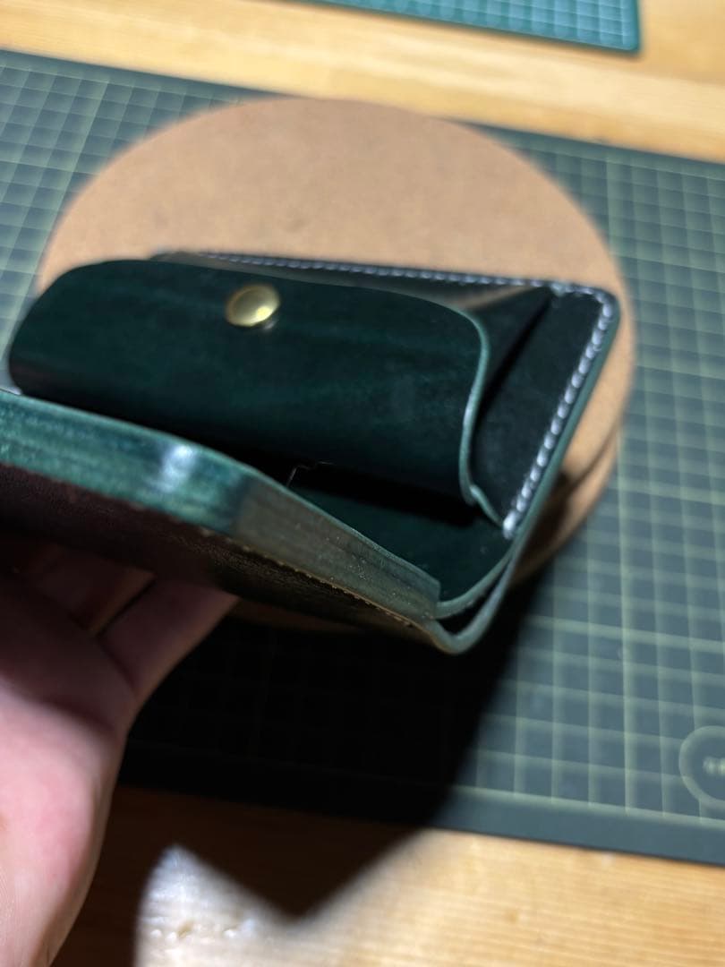 ミドルウォレット　ベルギー産　ルガト　ハンドメイド