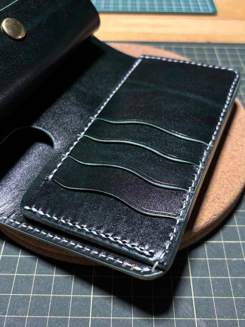 ミドルウォレット　ベルギー産　ルガト　ハンドメイド