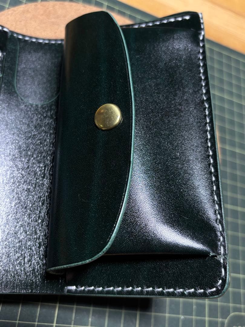 ミドルウォレット　ベルギー産　ルガト　ハンドメイド