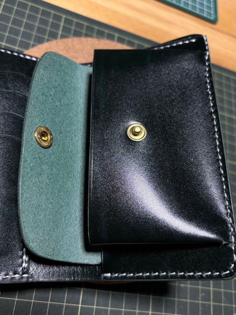 ミドルウォレット　ベルギー産　ルガト　ハンドメイド