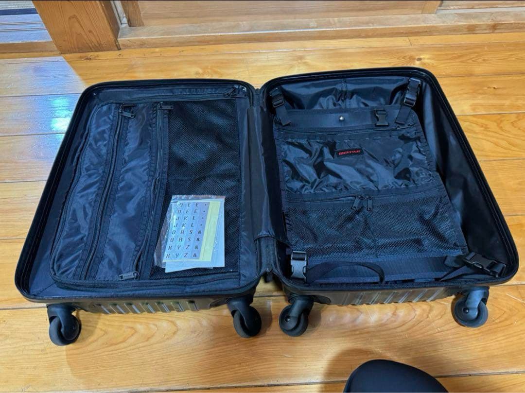 マ*コ様 三連休限定　ブリーフィング　迷彩柄　スーツケース