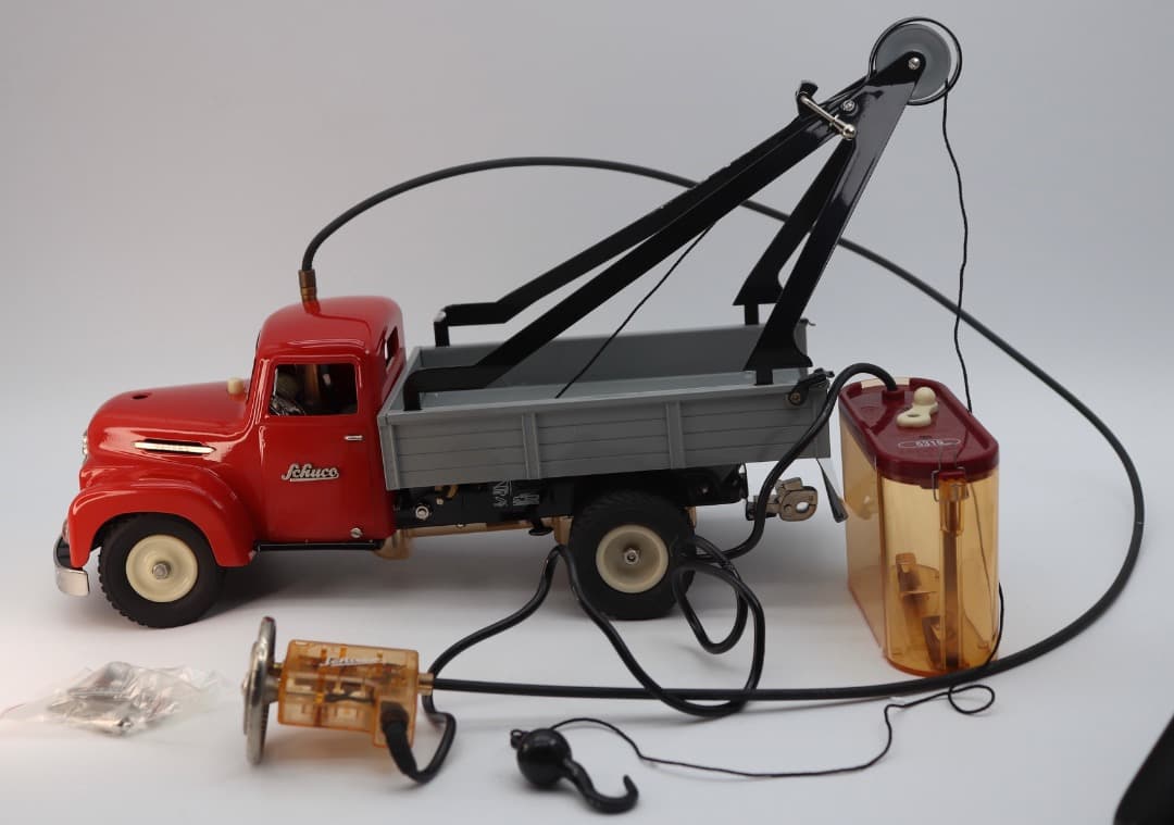 シュコー・コンストラクション・ブレーク・ダウン・レッカートラック リモコン付き