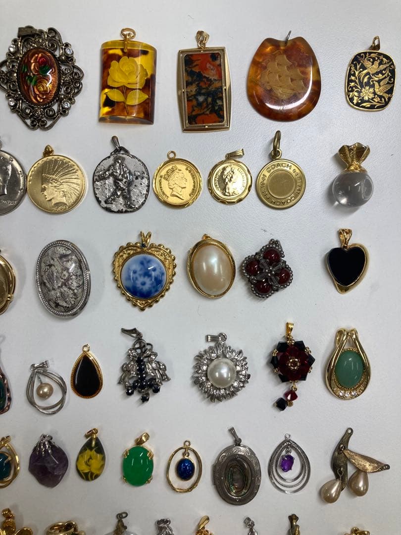 レディース　アクセサリー　ペンダント　宝石　真珠　ダイヤ　137点まとめ売り