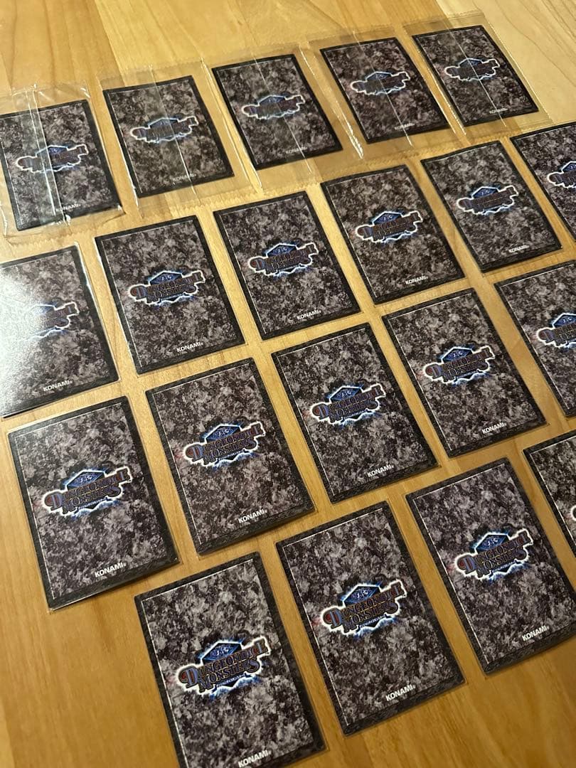 遊戯王 ダンジョンダイスモンスターズ ブルーアイズ カード 22枚セット 未開封