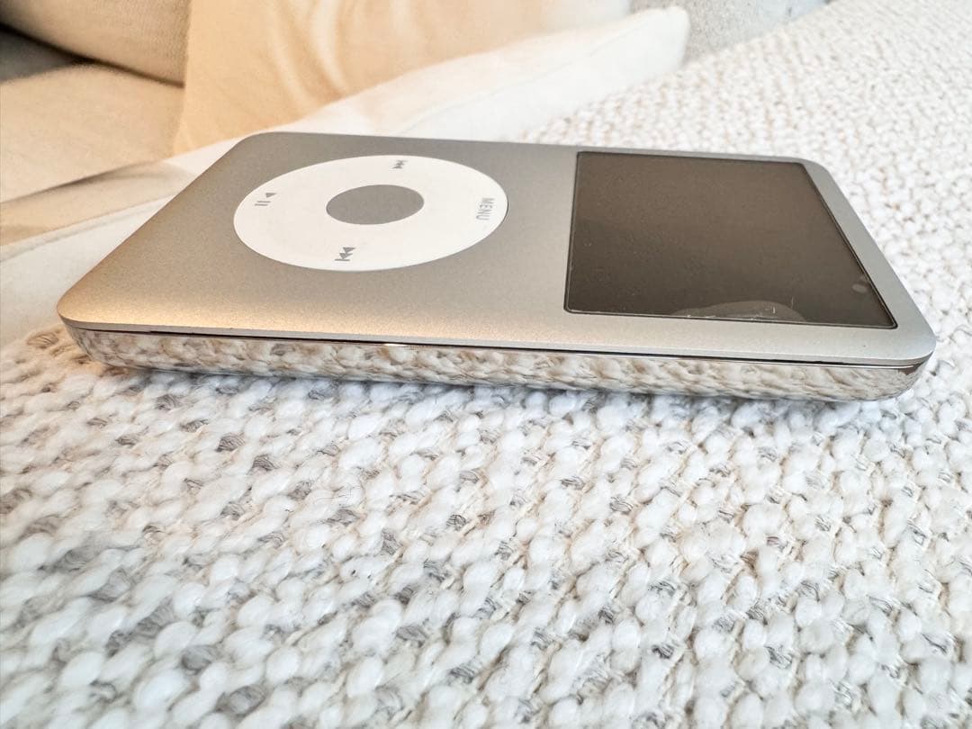 【極美品】Apple iPod classic 120GB MB565J/A