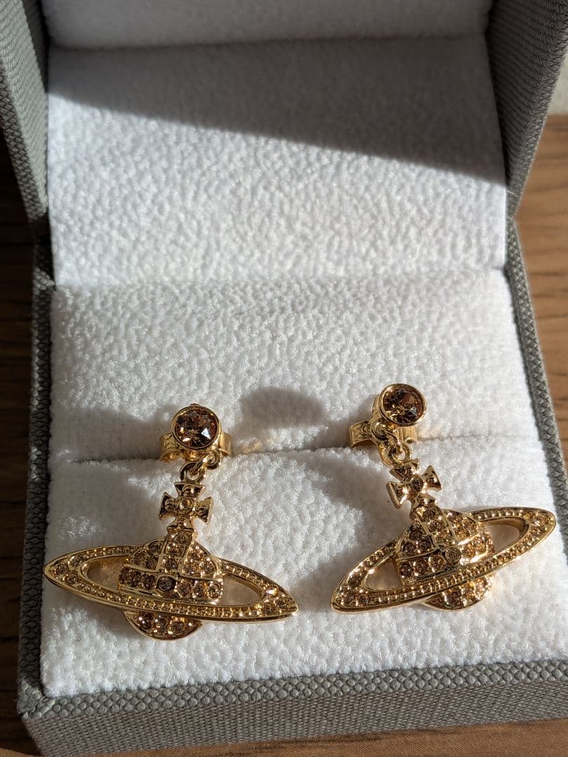 【榛】Vivienne Westwood ピアス