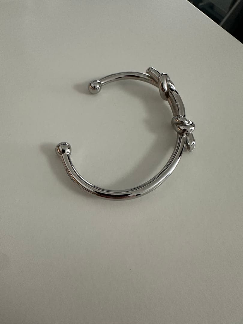 【限定値下げ】DIESEL ノットデザイン シルバー バングル