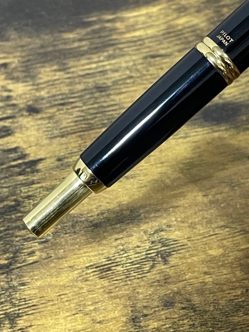 未使用に近い　シール付き　18金　ゴールド　細字　キャップレス　万年筆　備品付き