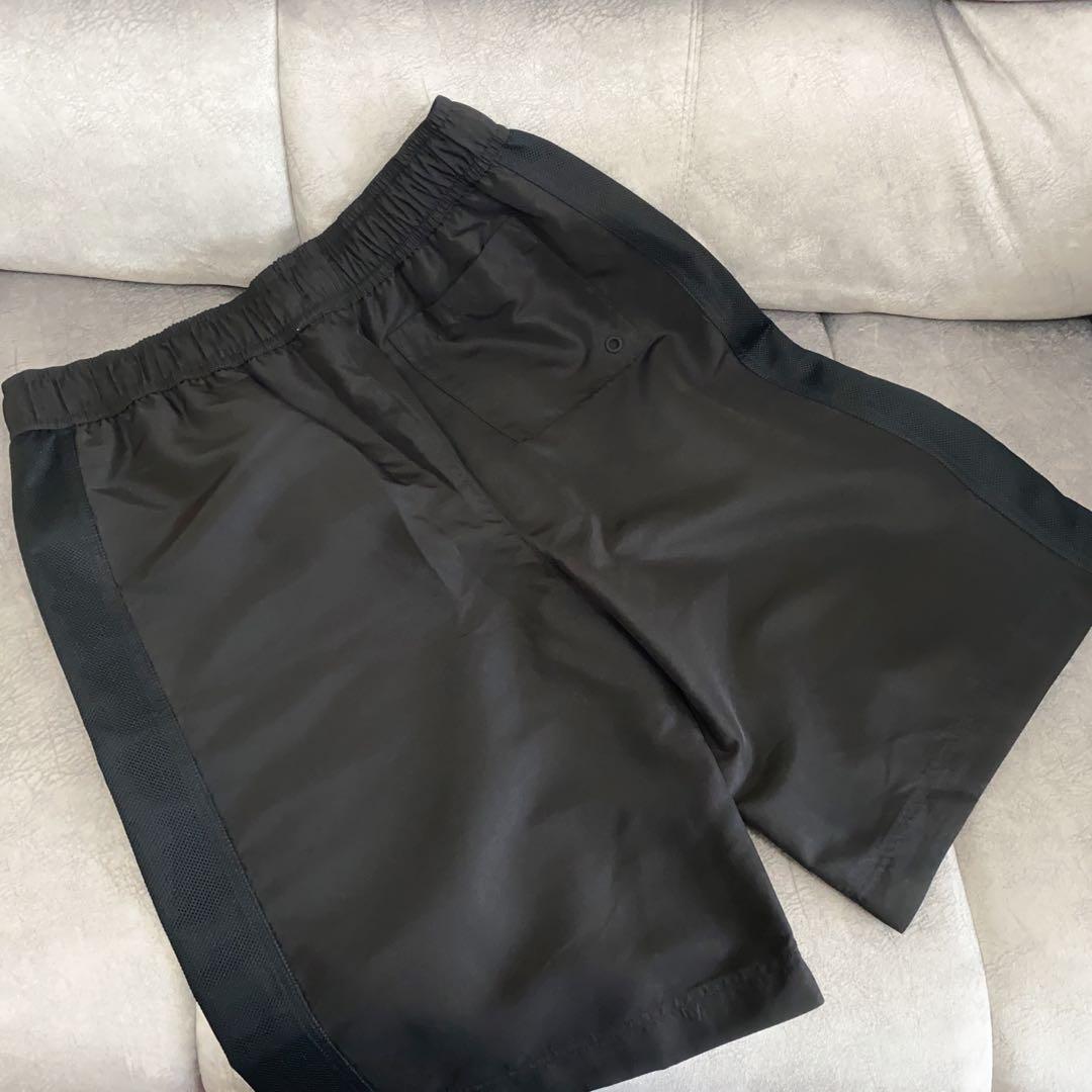 ラスト１【新品】BURBERRY 大人も着られる ロゴ メンズ 水着 ブラック