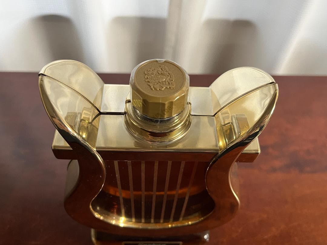 サントリー ウイスキー リザーブ ハープ型ボトル