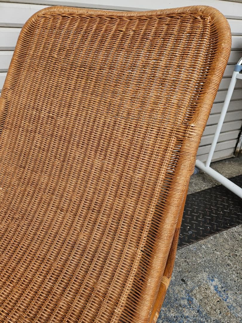 ヴィンテージ 古いラタンのシェーズロング 寝椅子 ソファ 古家具 藤 昭和レトロ