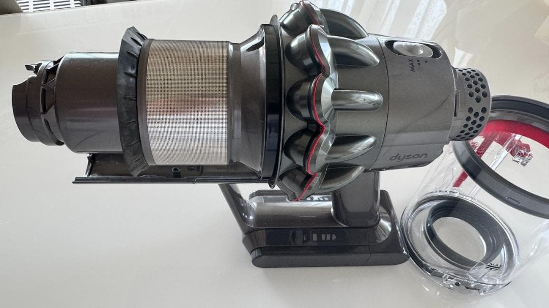 dyson ハンディ掃除機 V10 SV12本体とクリアビン（バッテリーおまけ）