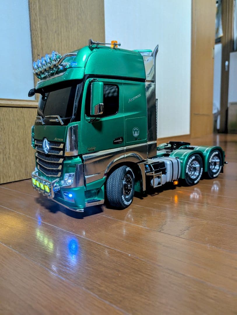 タミヤ1/14 メルセデス・ベンツアクトロス６×4 フルオペ、すぐ遊べます。