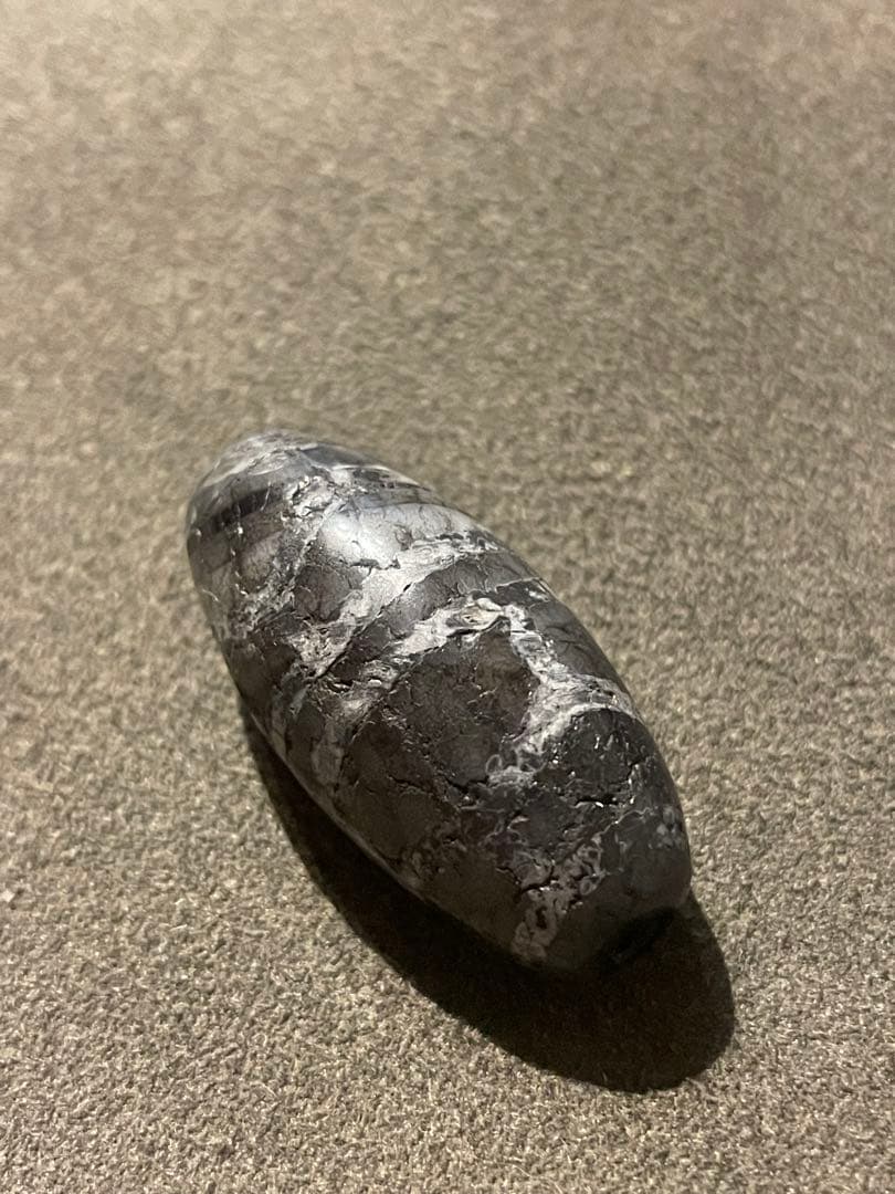 出土　双亀甲天珠