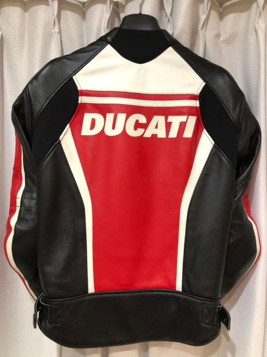 ドゥカティ ライダースジャケット